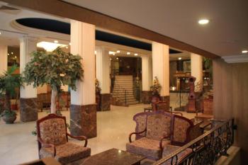 Royal El Naser Hotel